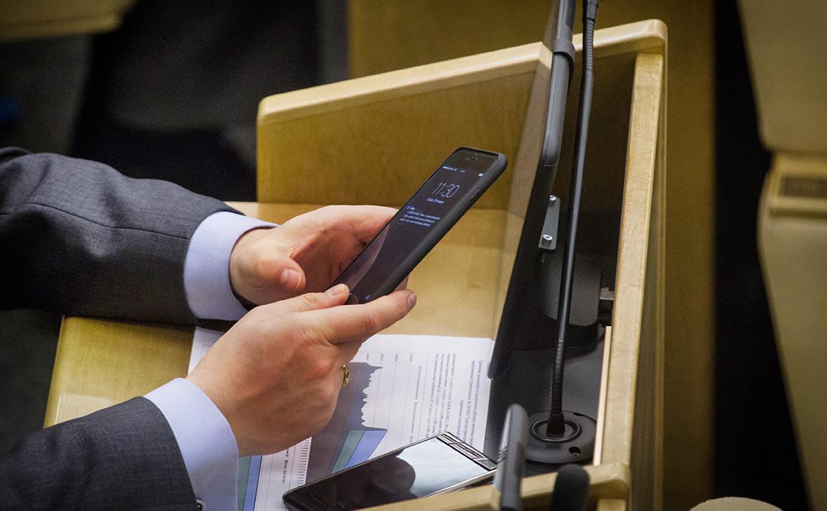 Сенатор Андрей Клишас раскритиковал идею запретить чиновникам иностранные мессенджеры